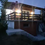 Vakantiehuis Mountain House - Planinska Vikendica Han Pijesak