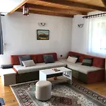 Mountain House - Planinska Vikendica * Han Pijesak