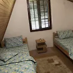 Vakantiehuis Mountain House - Planinska Vikendica