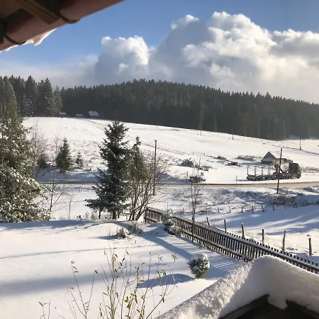 Mountain House - Planinska Vikendica بيت للعطل *